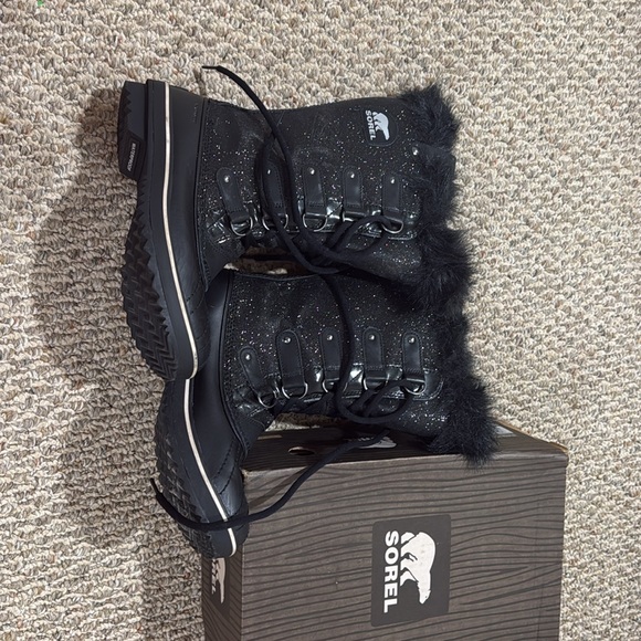 Sorel waterproof boots - Picture 3 of 3